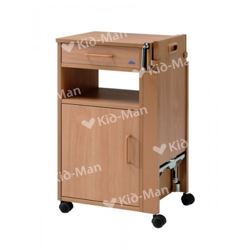 cherusker koka skapĪtis pie gultas ar regulejumu plauktu